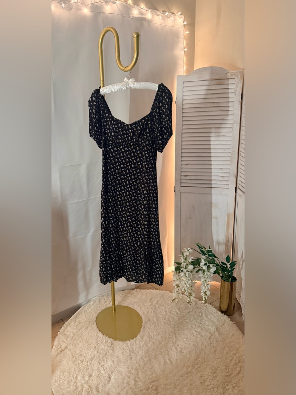 And Now This Black Floral Puff Sleeve Dress – Size L